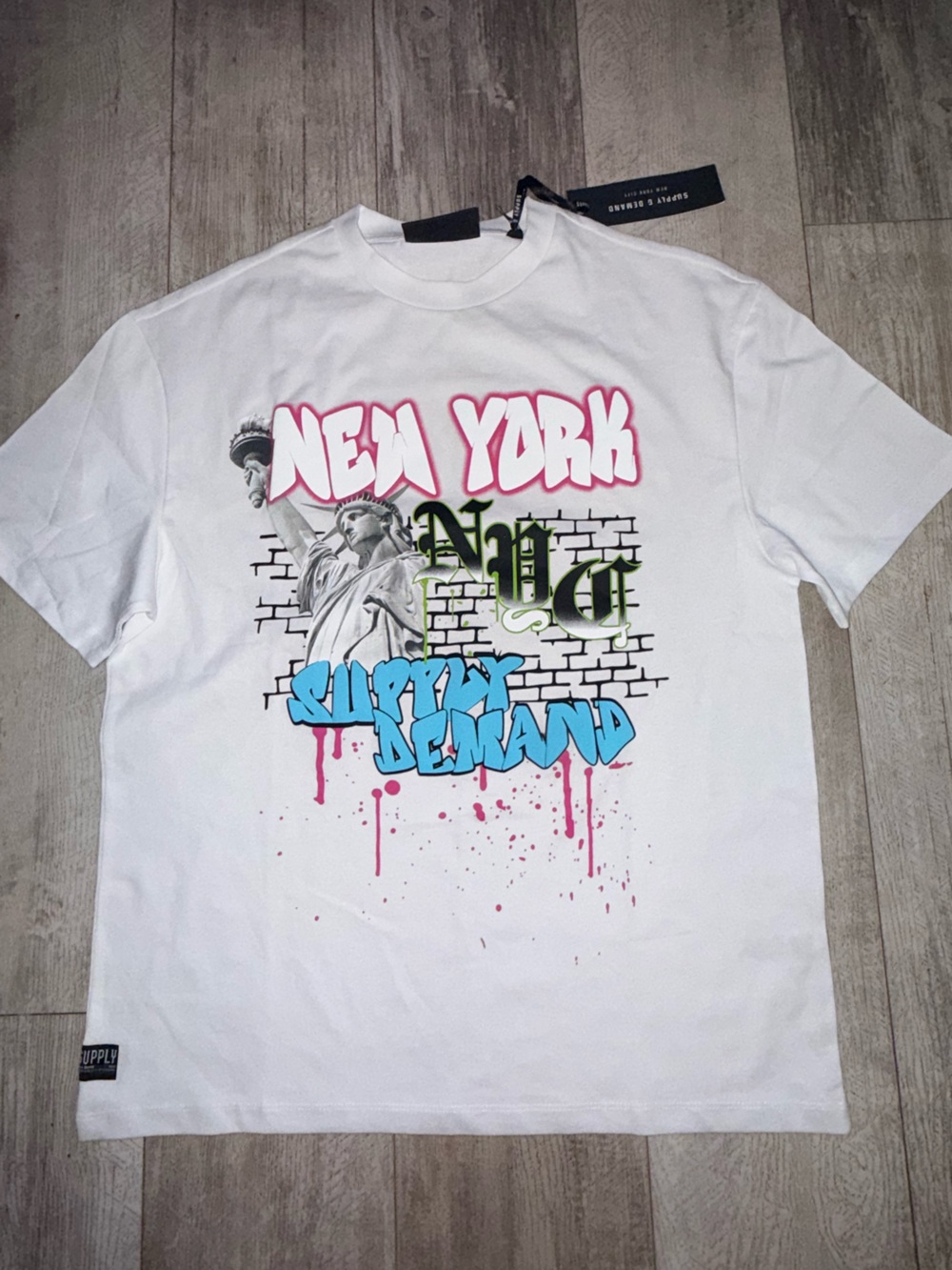 Supply & Demand NYC Graphic T-Shirt Men’s Medium White NWT